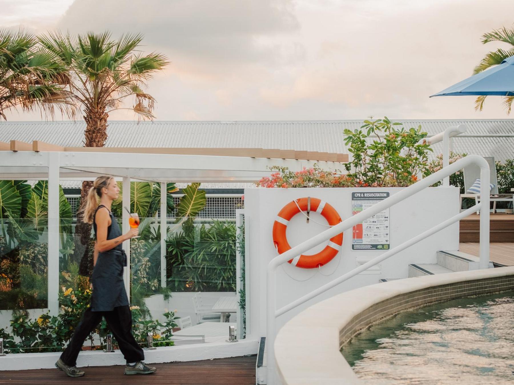 Sunshine Tower Hotel Кернс Екстер'єр фото